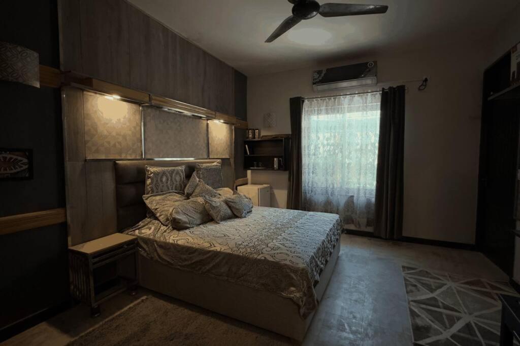 Greenlux Residency Равалпинди Стая снимка