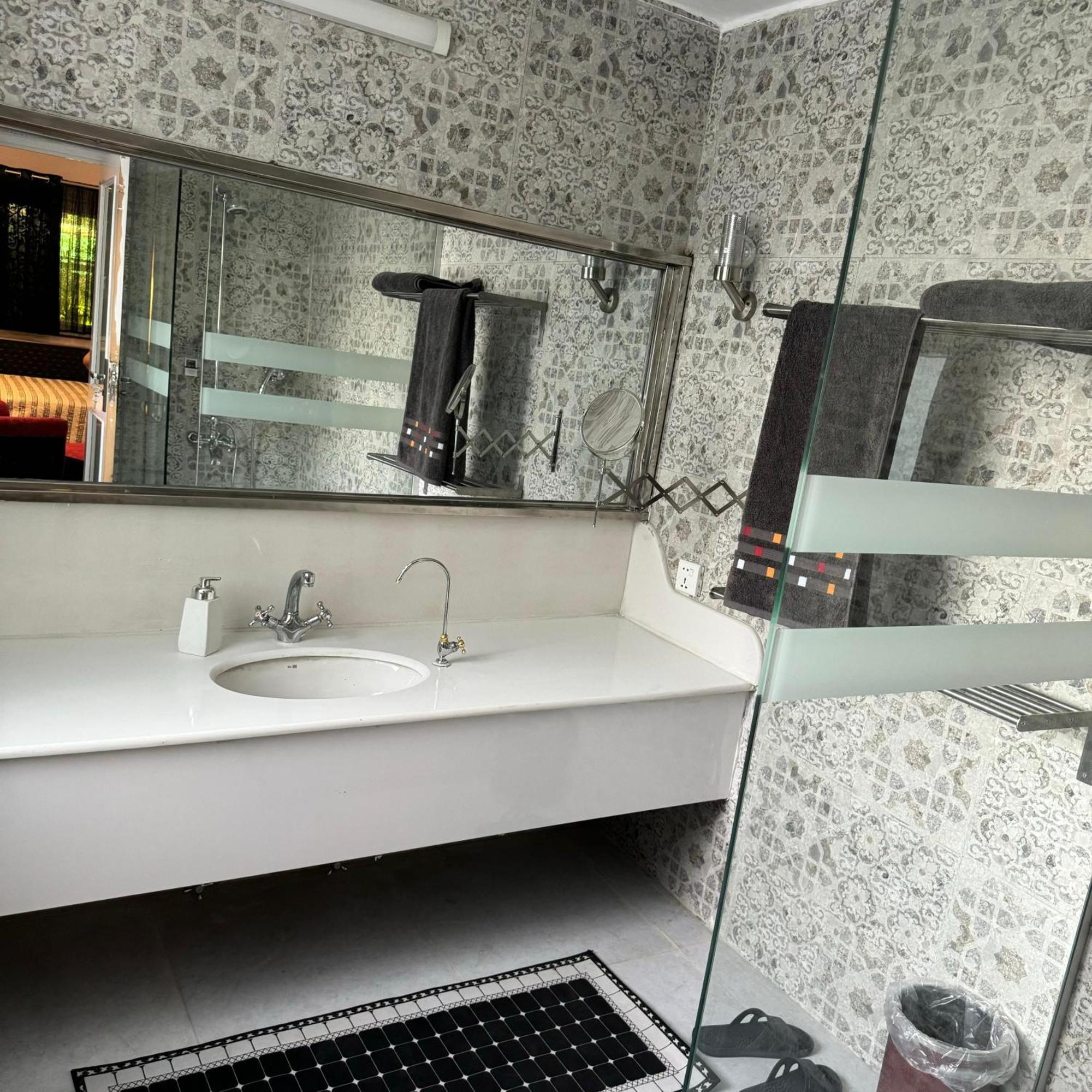 Greenlux Residency Равалпинди Екстериор снимка